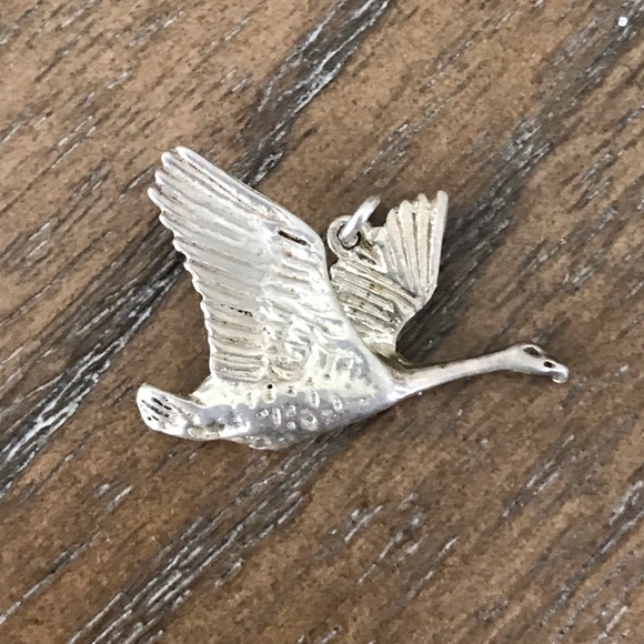 Antique Sterling Silver Canada Goose Pendant - Picture 5 of 7